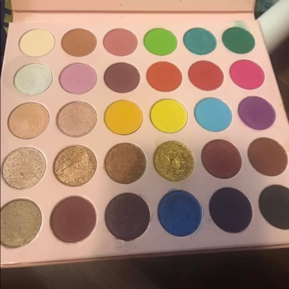 Eyeshadow by Anglesglam - Picture 1 of 1
